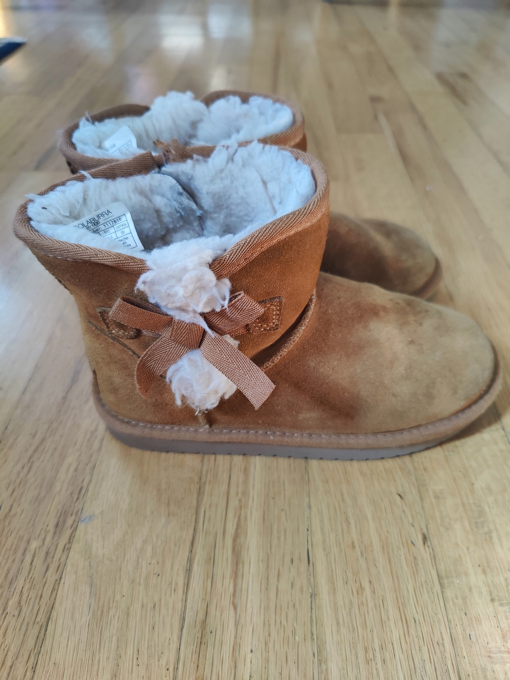 Koolaburra Kids Tan Shearling-Lined Ankle Boots with Bow- Size 1 Youth